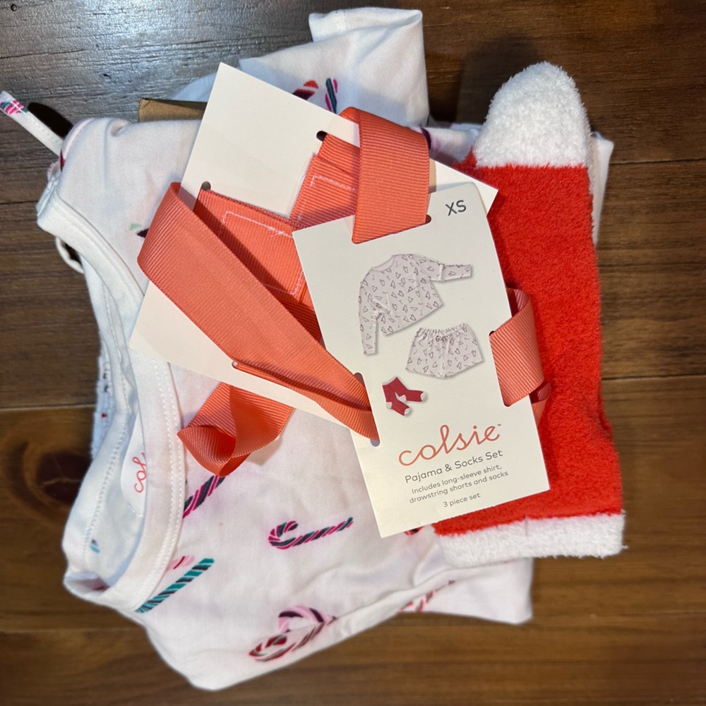 Colsie Candy Cane Pajama Set small – 3‎ Pc Long Sleeve Top, Shorts & Socks NWT